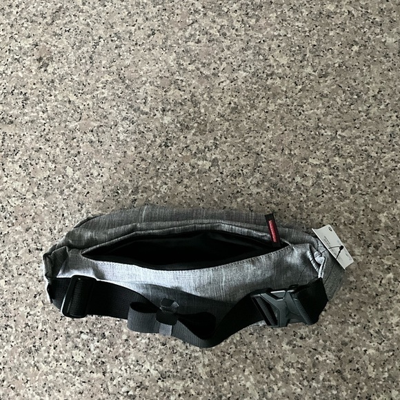 AIR Jordan Crossbody Fanny Pack Bag - Picture 6 of 13